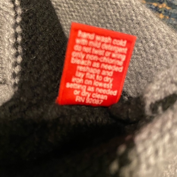 Size XS Saks Res sweater cashmere - Picture 4 of 5